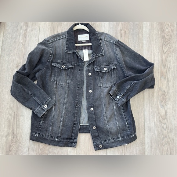 ANTHROPOLOGIE Man’s Gray Denim Jacket 🩶🙋‍♂️
*NEW WITH TAGS 🏷️ - Picture 4 of 11